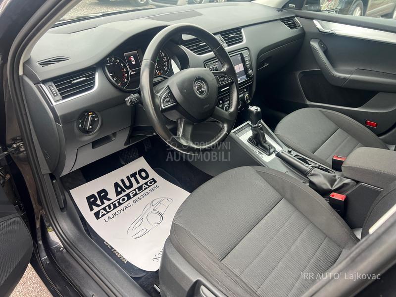 Škoda Octavia 1.6TDI PANO-LED