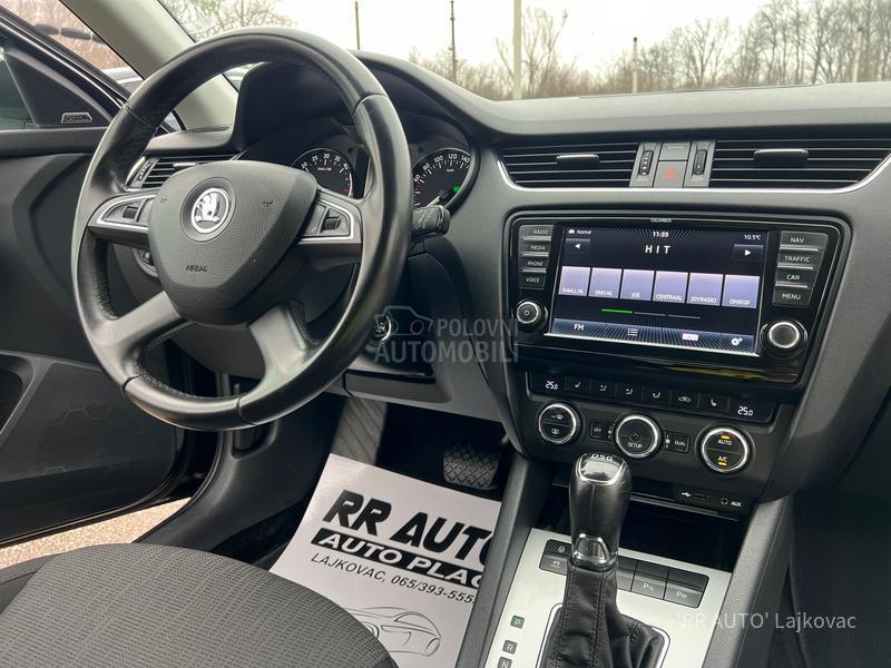 Škoda Octavia 1.6TDI PANO-LED