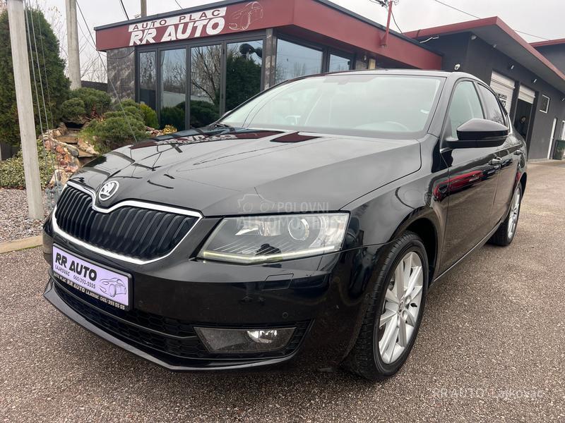 Škoda Octavia 1.6TDI PANO-LED