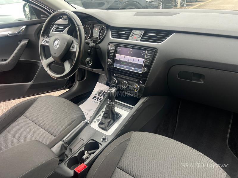 Škoda Octavia 1.6TDI PANO-LED