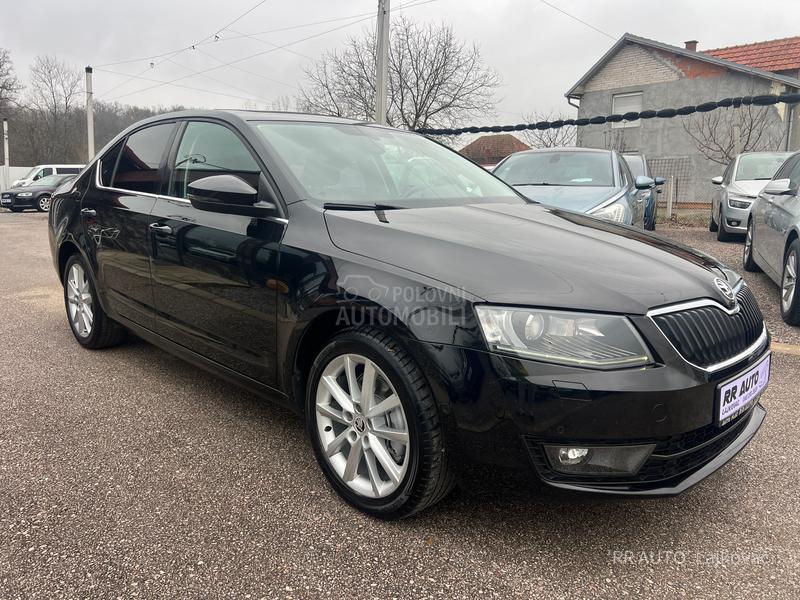 Škoda Octavia 1.6TDI PANO-LED