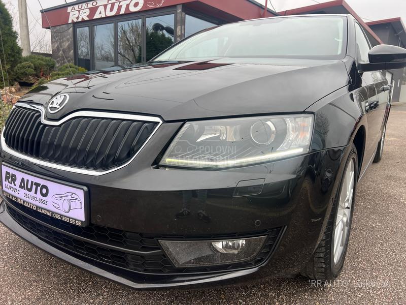 Škoda Octavia 1.6TDI PANO-LED