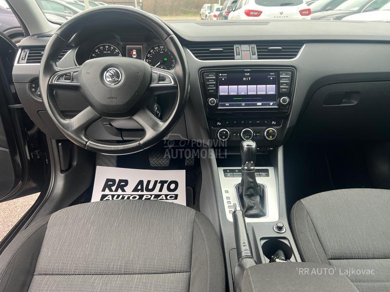 Škoda Octavia 1.6TDI PANO-LED