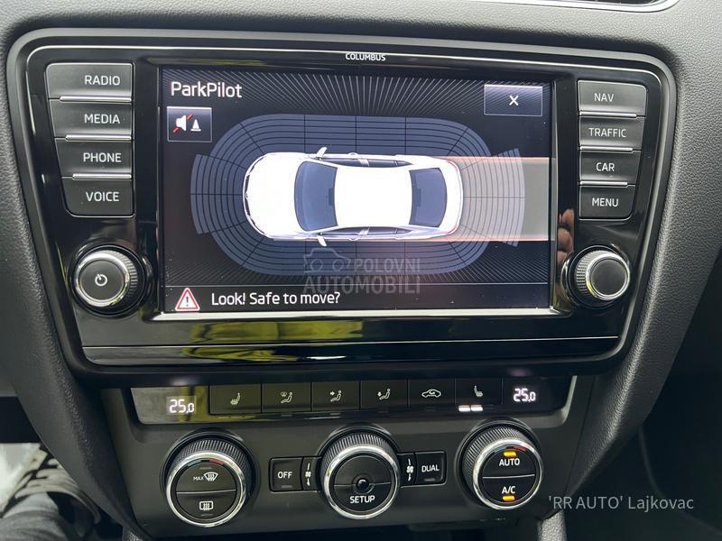 Škoda Octavia 1.6TDI PANO-LED
