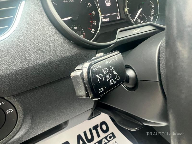 Škoda Octavia 1.6TDI PANO-LED