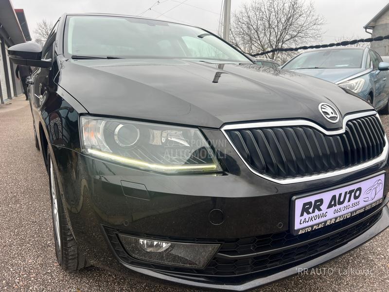 Škoda Octavia 1.6TDI PANO-LED