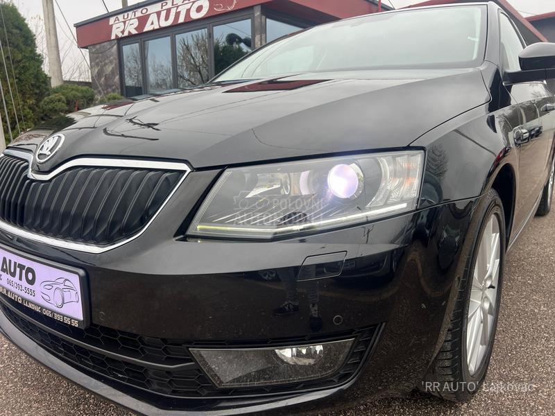 Škoda Octavia 1.6TDI PANO-LED