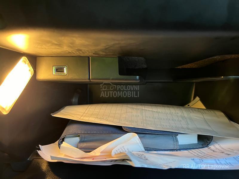 Peugeot 308 1.6HDI BLACK EDT.