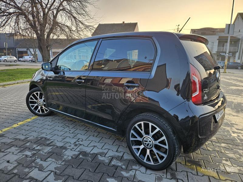 Volkswagen up! 1.0mpi STREET/NAV