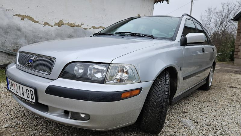 Volvo V40 
