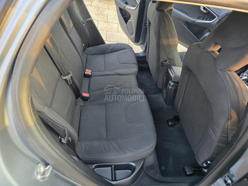 Volvo V40 1.6d NAV/SERVIS NA