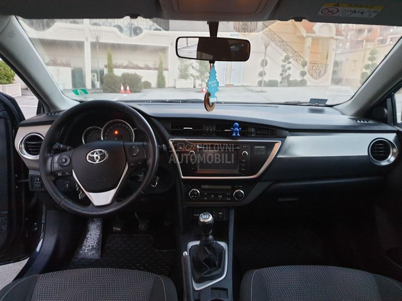 Toyota Auris 1.6