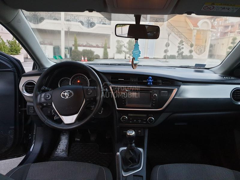 Toyota Auris 1.6
