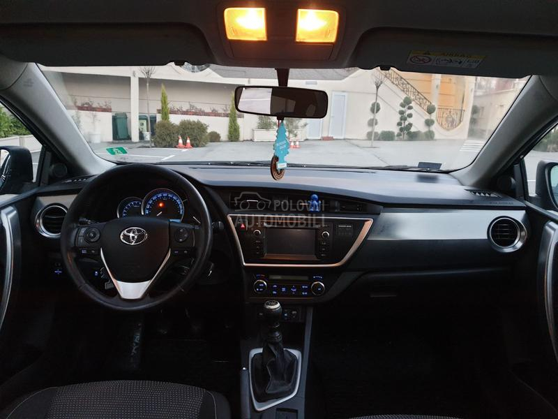 Toyota Auris 1.6