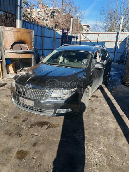 Škoda Superb 2011. god. -  kompletan auto u delovima