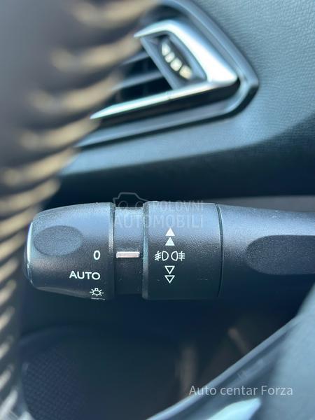 Peugeot 308 A U T / L E D / N OV