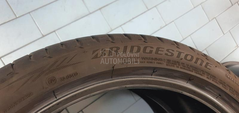 Bridgestone 235/40 R19 Letnja