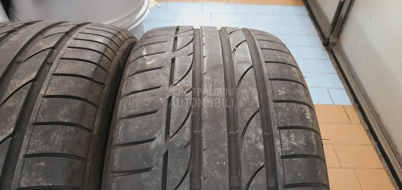 Bridgestone 235/40 R19 Letnja