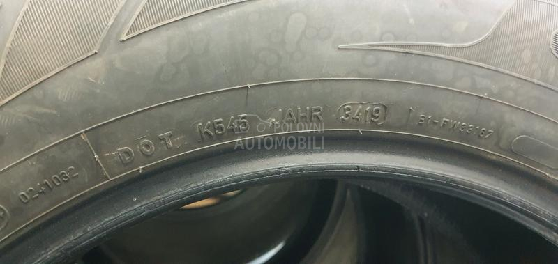 Dunlop 235/60 R18 Zimska