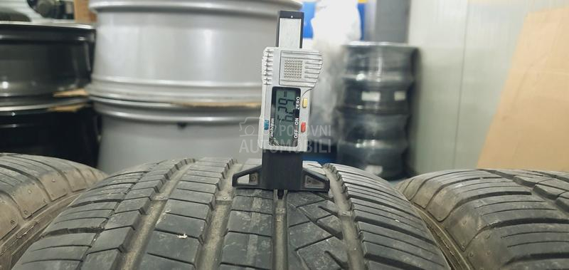 Dunlop 235/60 R18 Zimska