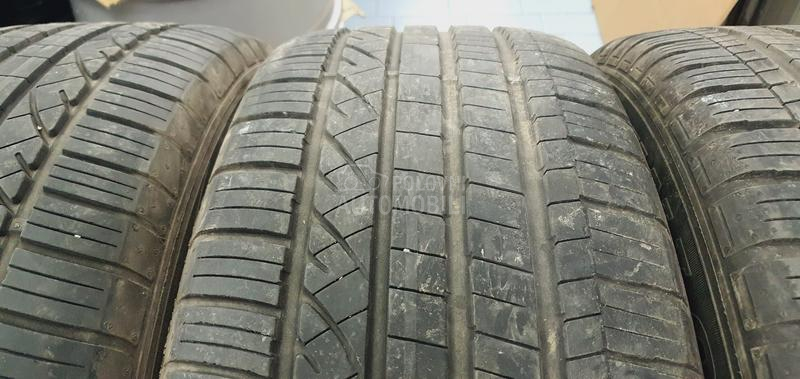 Dunlop 235/60 R18 Zimska