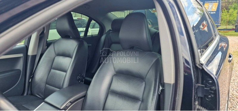 Volvo S80 2.4 D5 Summum