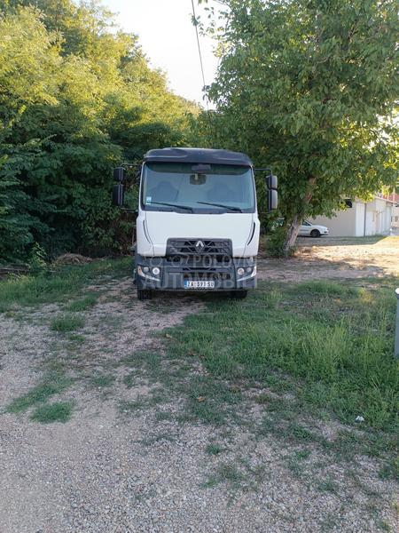 Renault D...