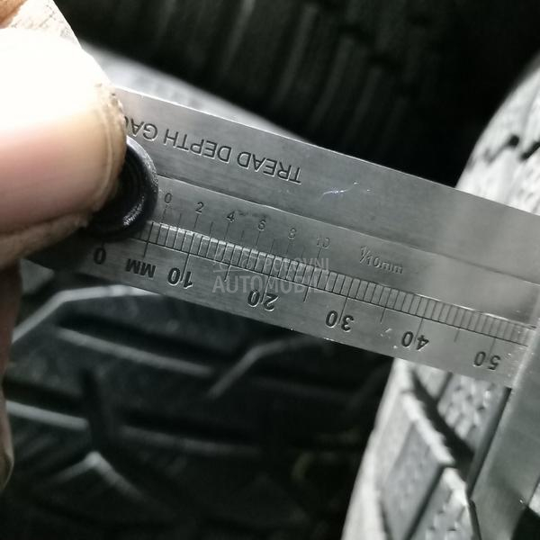 Hankook 225/55 R17 Zimska