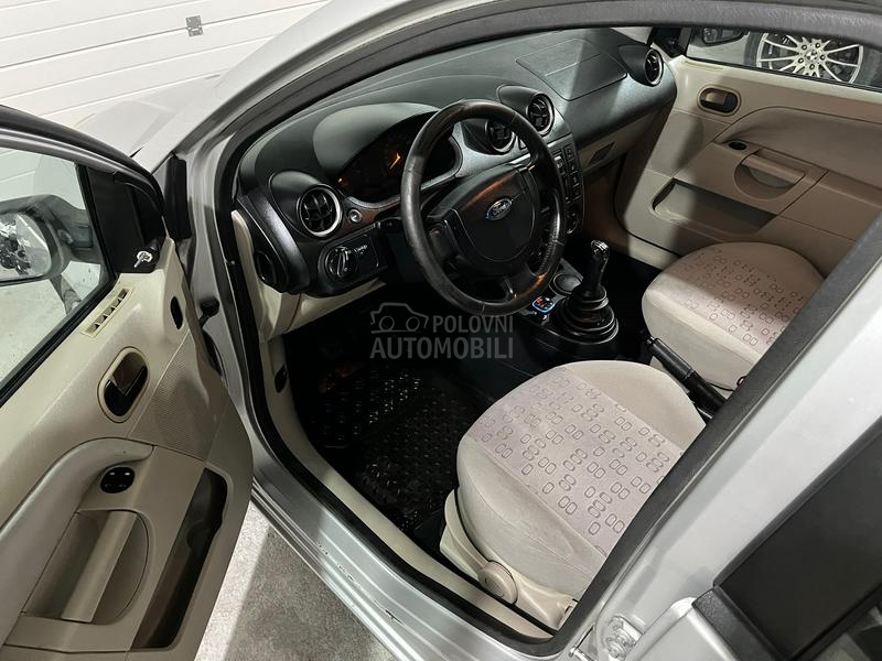 Ford Fiesta 1.4 B 8v