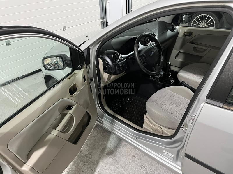 Ford Fiesta 1.4 B 8v