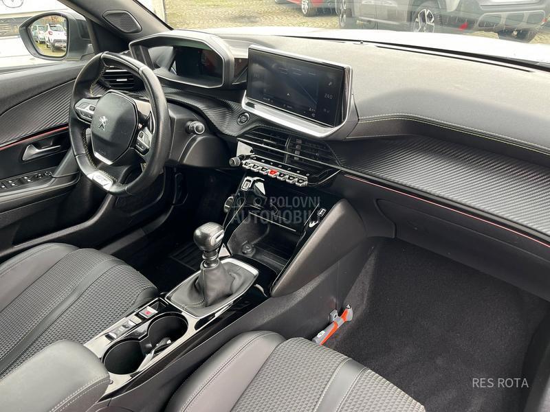 Peugeot 2008 1.2 GT LINE