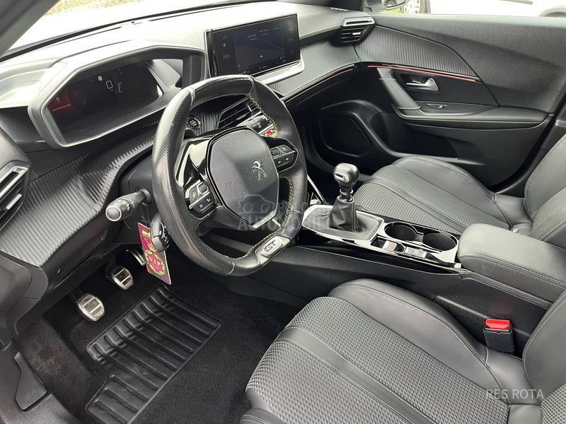 Peugeot 2008 1.2 GT LINE