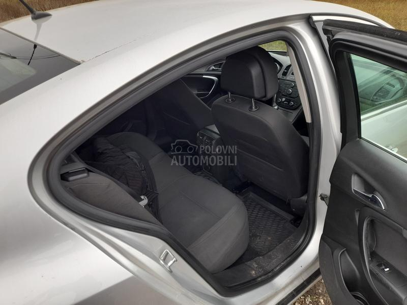 Opel Insignia 1.8b
