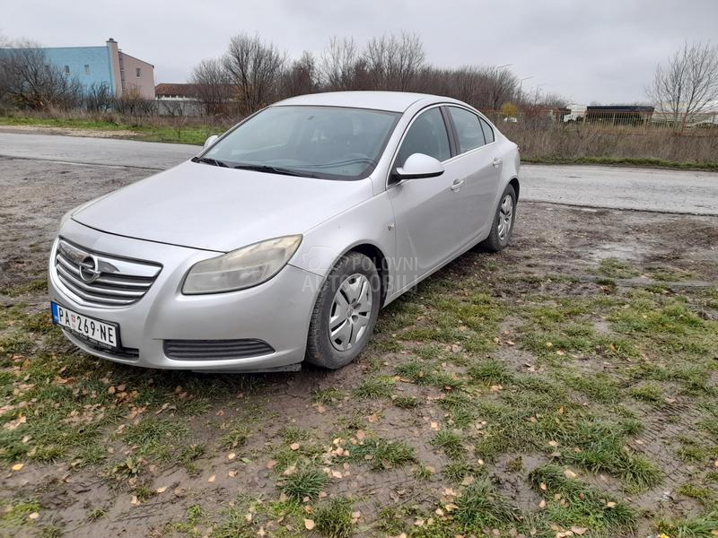 Opel Insignia 1.8b