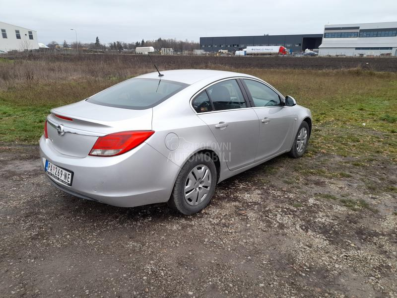Opel Insignia 1.8b