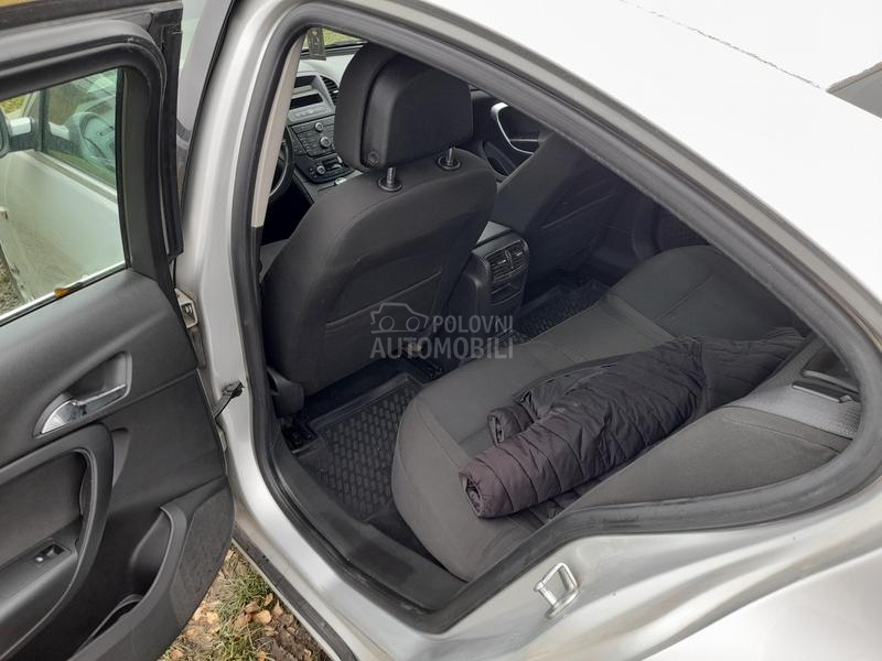Opel Insignia 1.8b