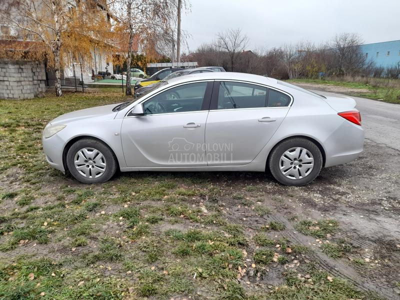 Opel Insignia 1.8b