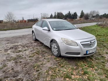 Opel Insignia 1.8b