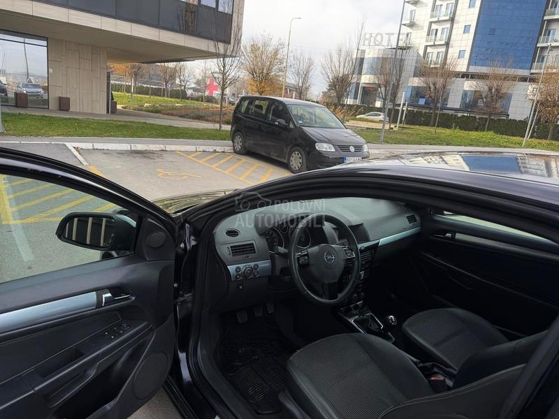 Opel Astra H GTC COSMO