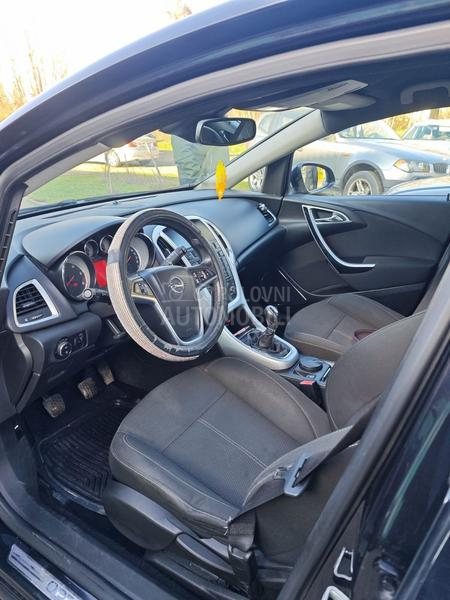 Opel Astra J 