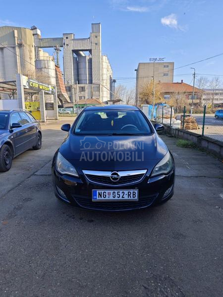 Opel Astra J 