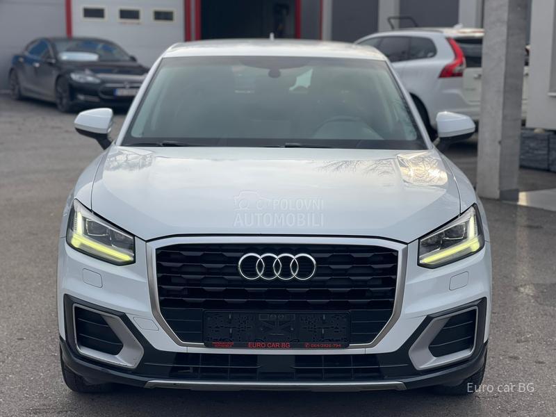 Audi Q2 L E D