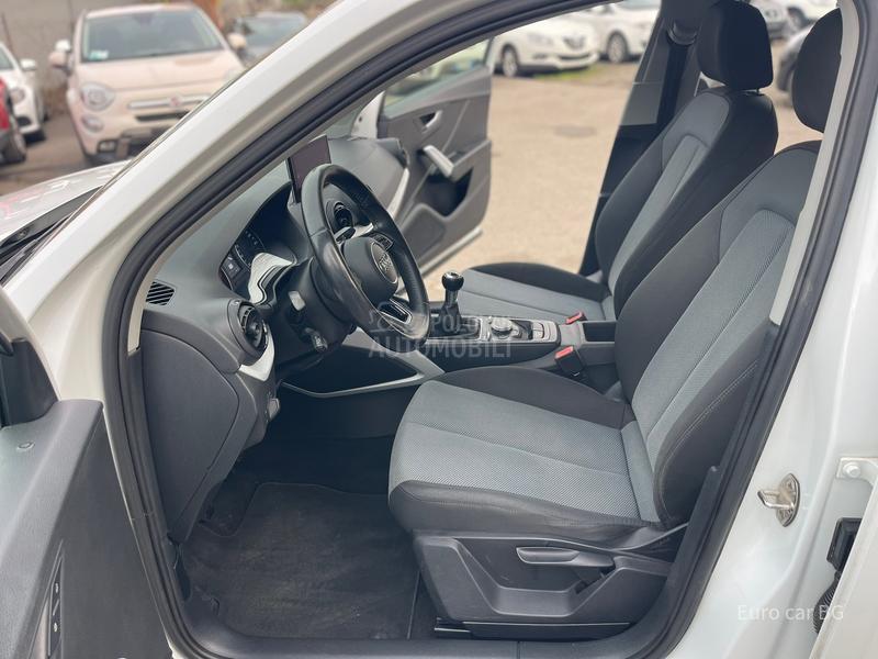 Audi Q2 L E D