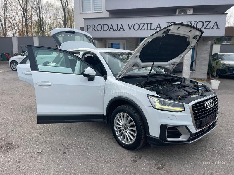 Audi Q2 L E D