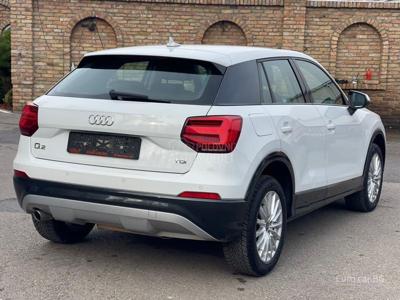 Audi Q2 L E D