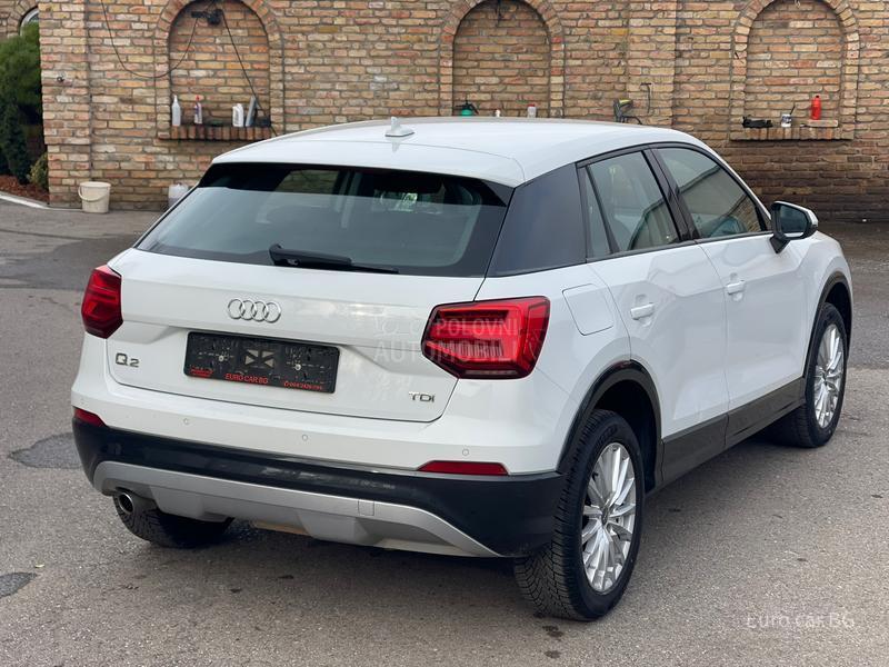 Audi Q2 L E D
