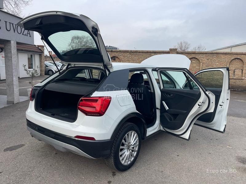 Audi Q2 L E D
