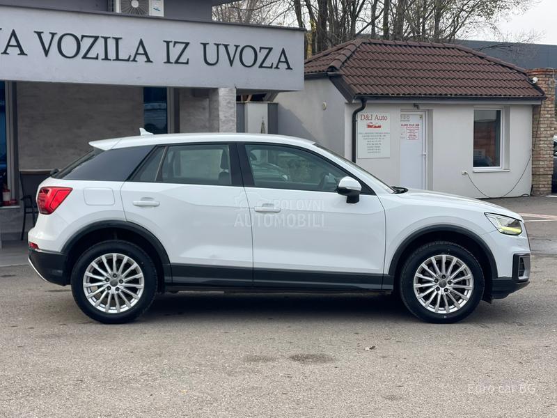 Audi Q2 L E D