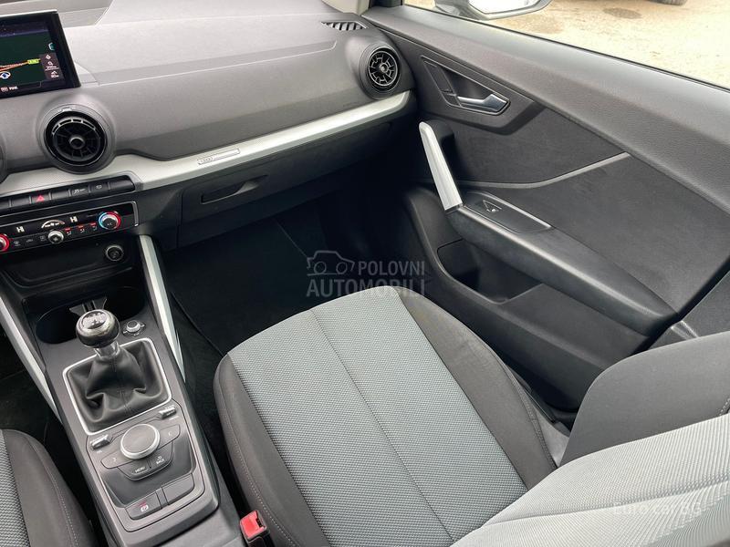 Audi Q2 L E D