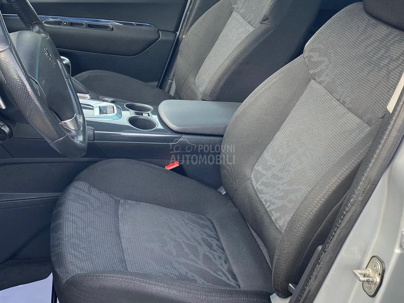Peugeot 3008 1.6e-hdi A U T O